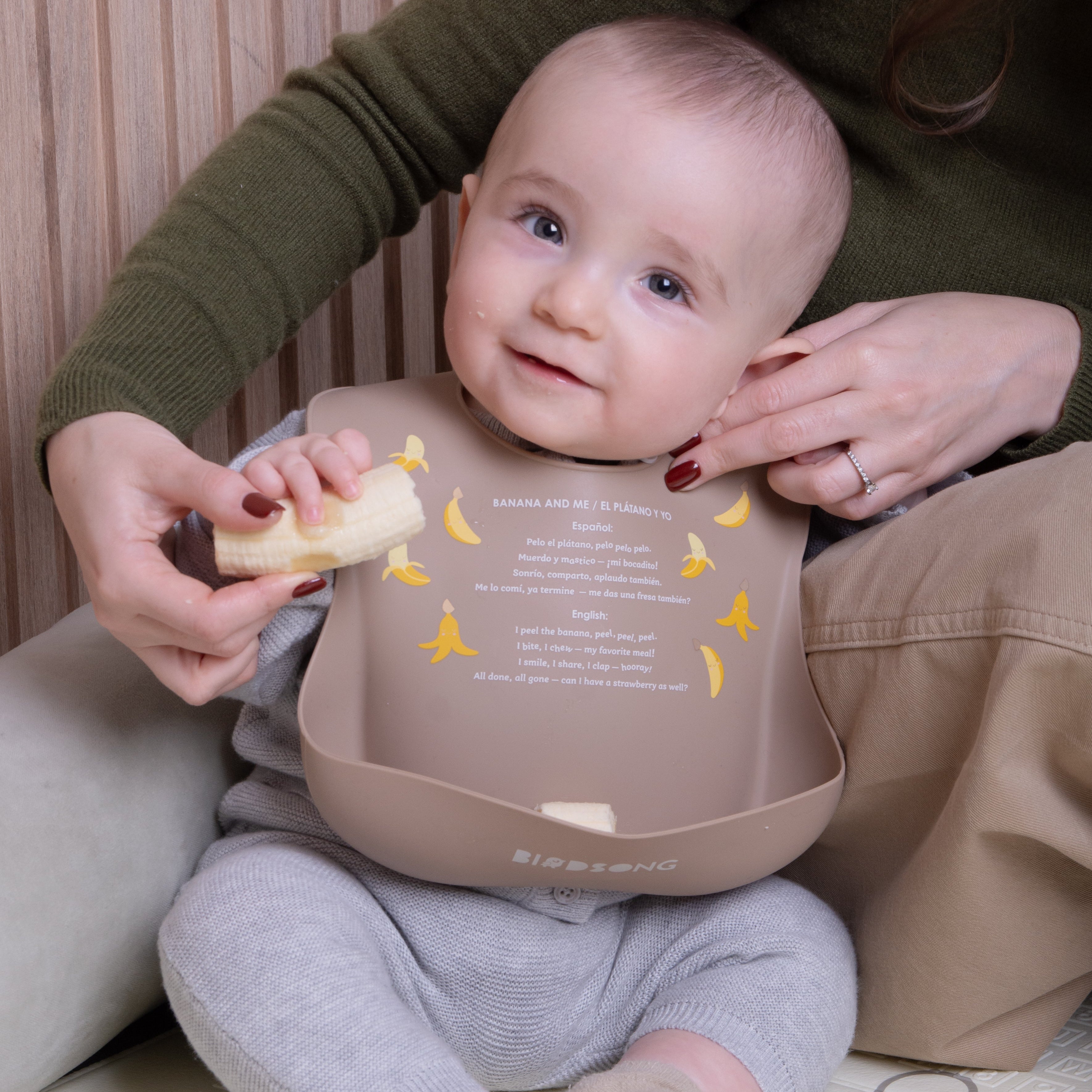 El Plátano y Yo (Banana & Me) bilingual silicone bib