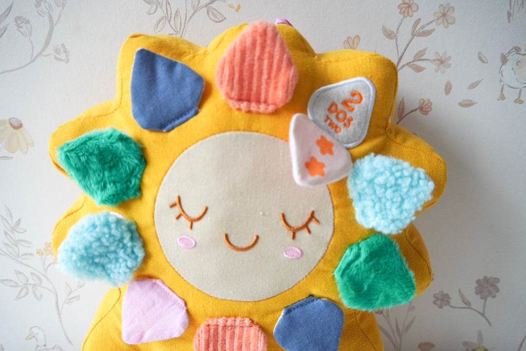 Cuéntale al Sol – Bilingual musical plush toy teaching numbers