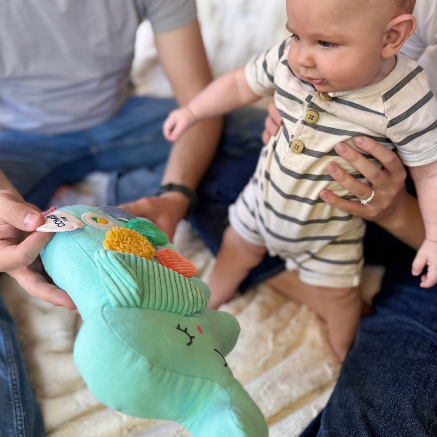 El Elefante Quiere... – Bilingual musical plush toy teaching verbs