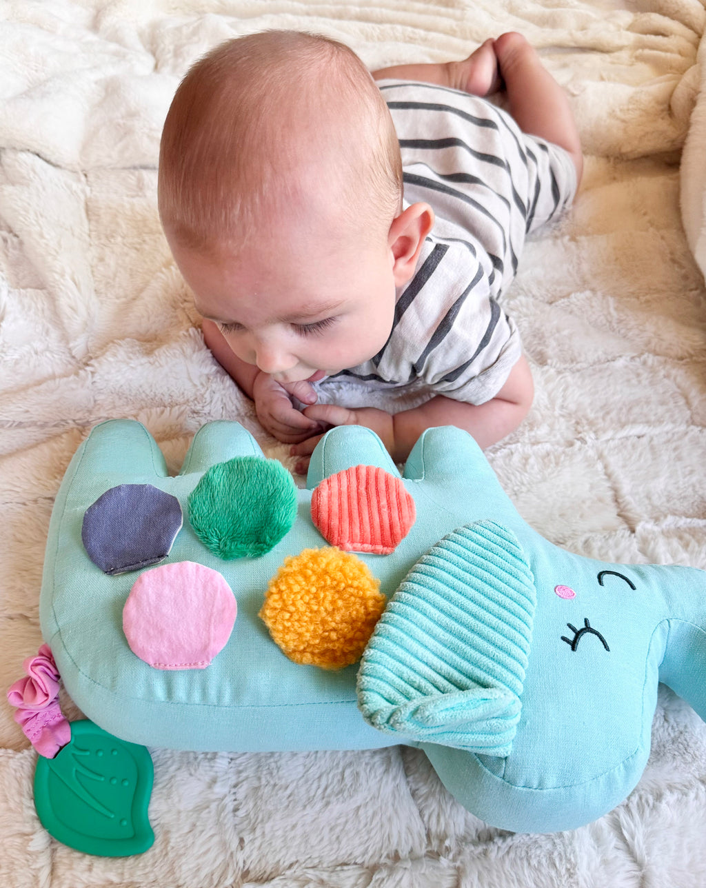 El Elefante Quiere... – Bilingual musical plush toy teaching verbs