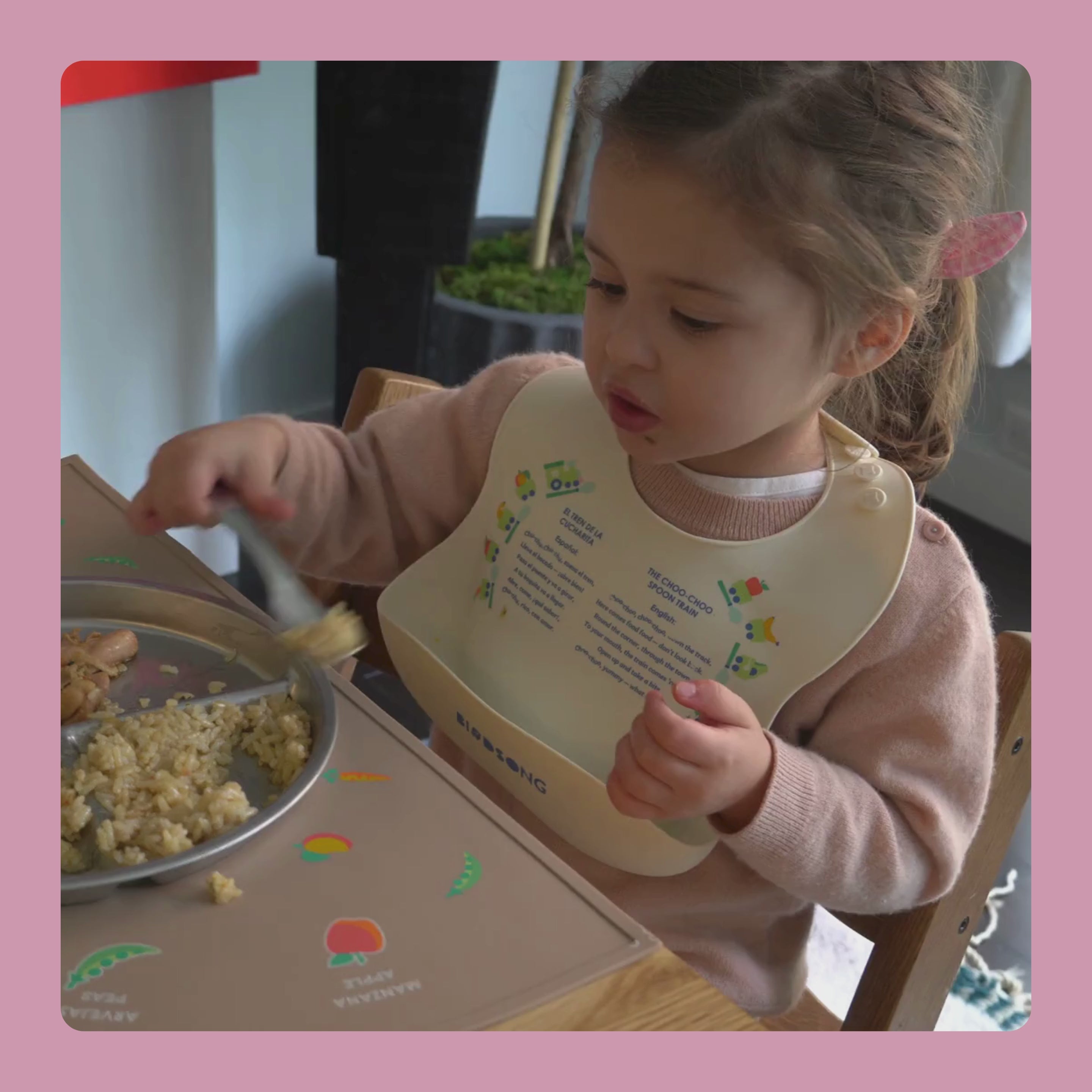 El Tren de la Cucharita (Choo-Choo Spoon Train) Bilingual Silicone Bib