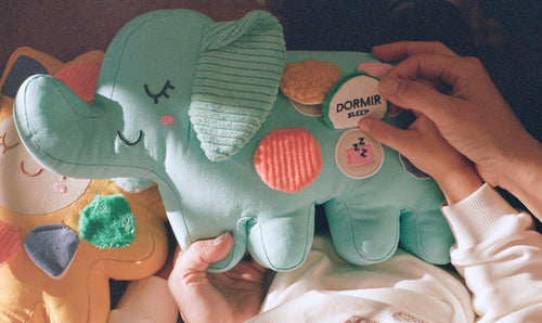 El Elefante Quiere... – Bilingual musical plush toy teaching verbs